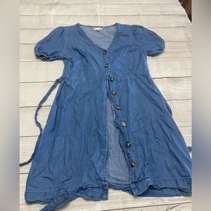 Dizzire Size Small Blue Jean Shortsleeve Button up Dress.